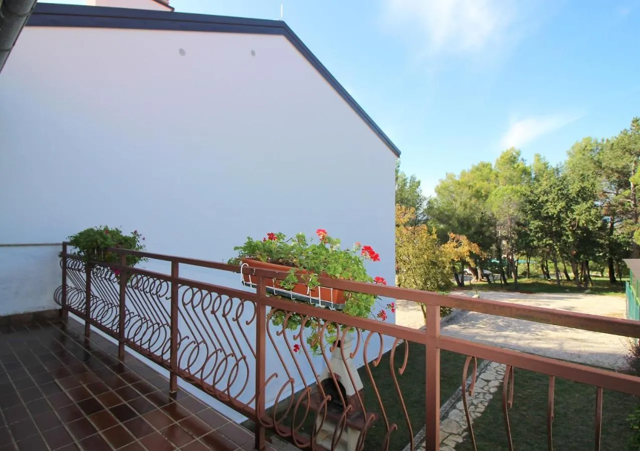 Holiday Home In Porec/Istrien 9919 포레치